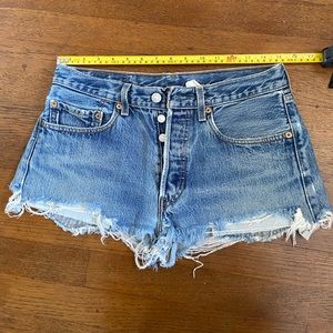VINTAGE LEVIS JEAN SHORTS